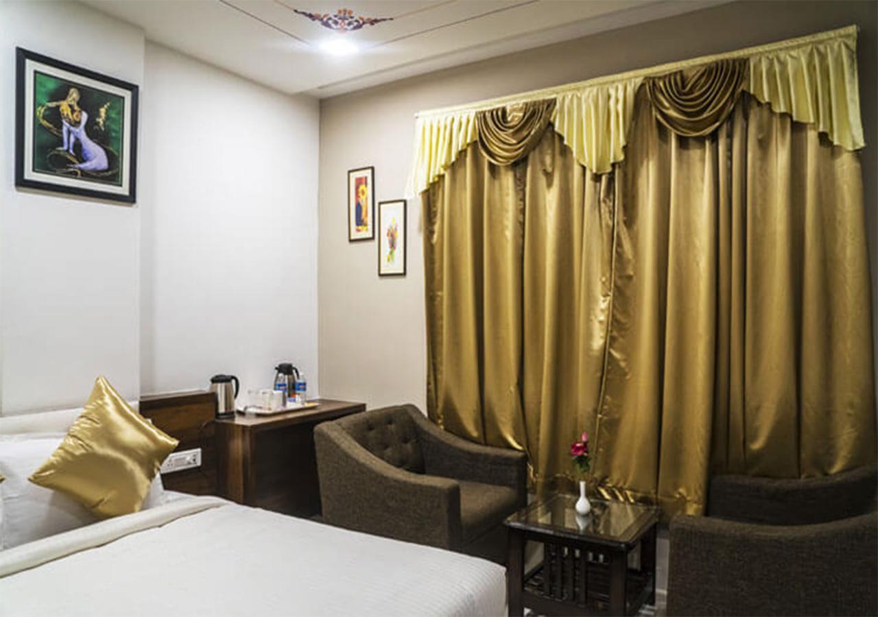 Hotel Kingfisher Udaipur Exterior photo